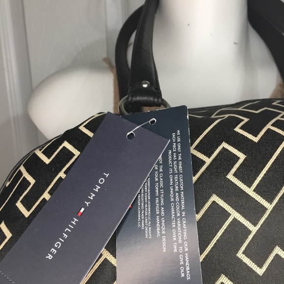 Large TOMMY HILFIGER Dome Satchel - Picture 2 of 9